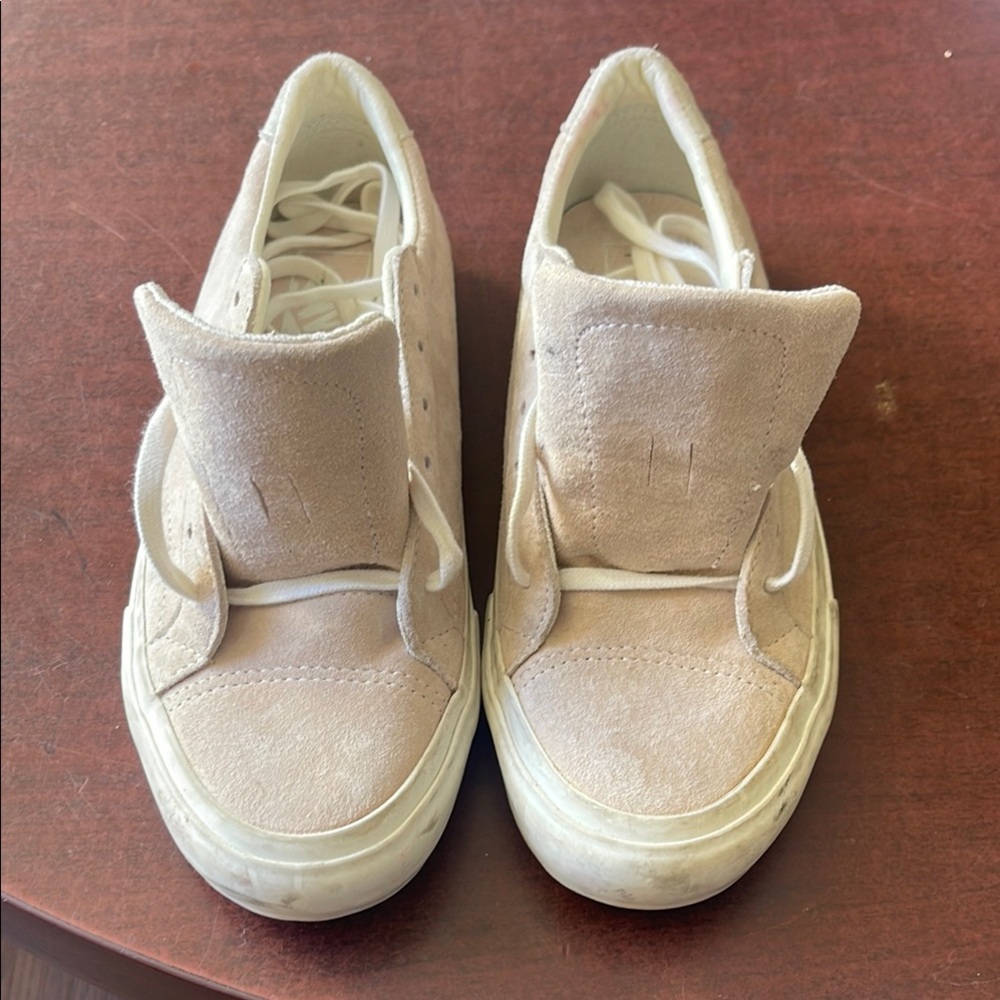 Unisex Women 7.5, Men 6.0, Vans Cream Suede Sneakers